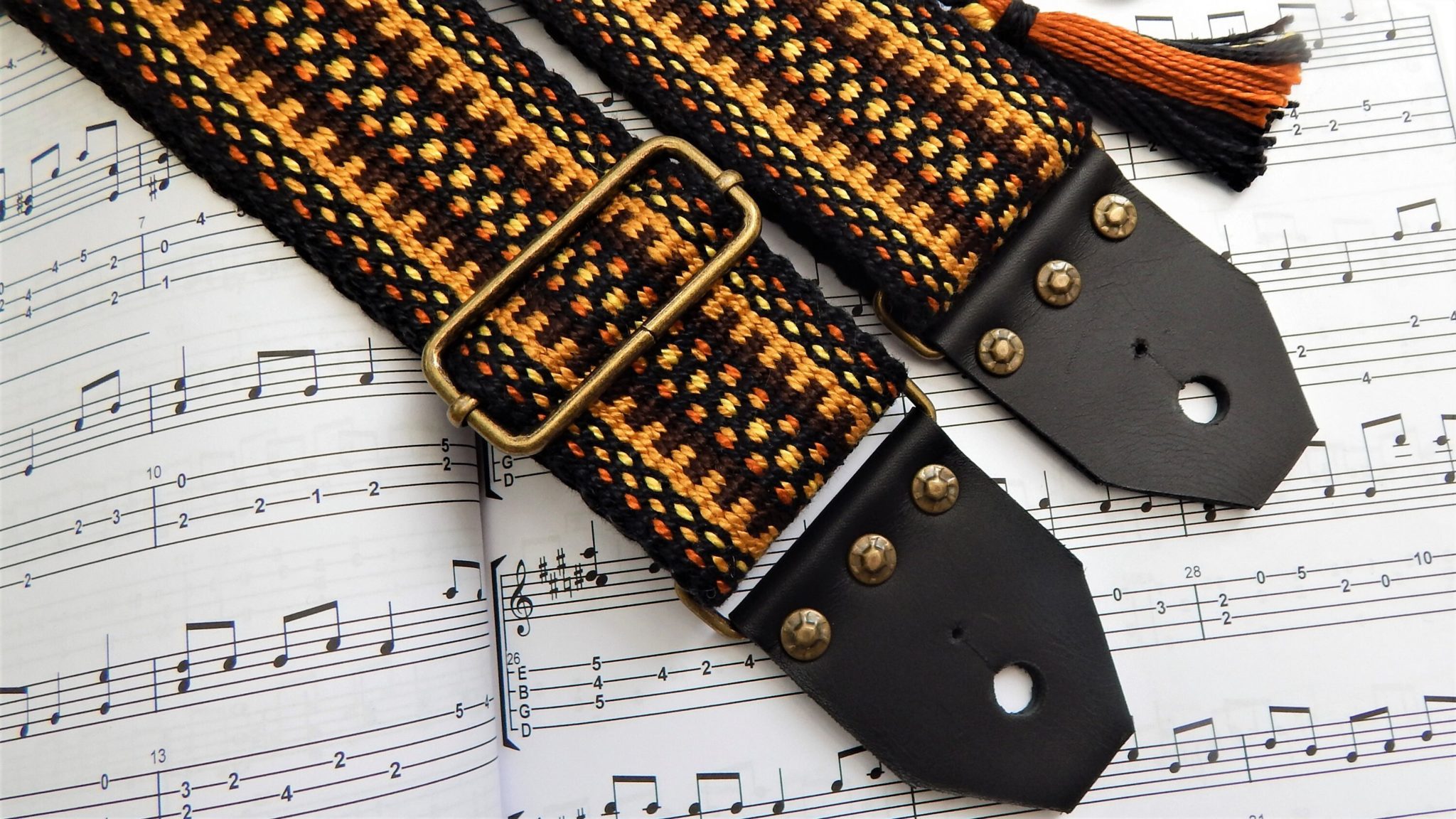 Are banjo straps different than guitar straps? Bailey and Banjo
